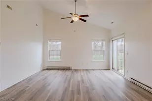 2477 Waterford Pointe Dr, Kent, OH 44240 - Photo 4