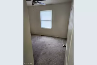 3002 Harmont Avenue NE, Canton, OH 44705 - Photo 12