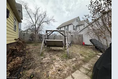 343 W Columbia Street, Alliance, OH 44601 - Photo 8