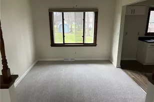 2496 Vollmer Ave, Youngstown, OH 44451 - Photo 6