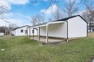 2351 Heston Dr, Lake Milton, OH 44429 - Photo 4