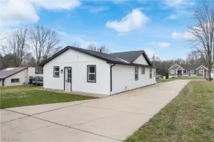 2351 Heston Dr, Lake Milton, OH 44429 - Photo 4