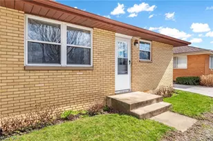 590 & 592 Herbert Rd, Akron, OH 44312 - Photo 4