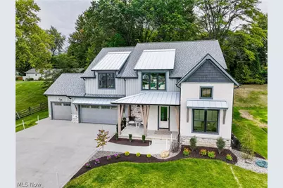 550 Woodlands Glen Avenue, Hartville, OH 44632 - Photo 1