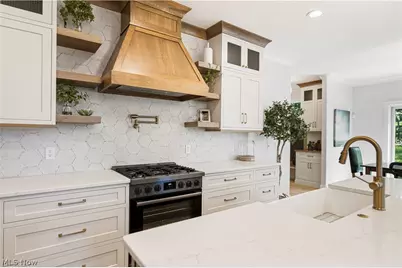 550 Woodlands Glen Avenue, Hartville, OH 44632 - Photo 18