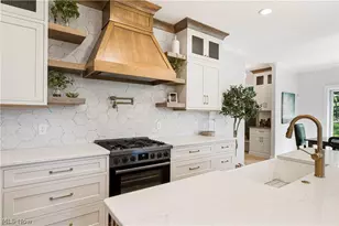 550 Woodlands Gln Ave, Hartville, OH 44632 - Photo 18