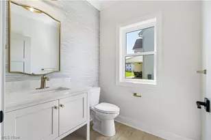 550 Woodlands Gln Ave, Hartville, OH 44632 - Photo 8