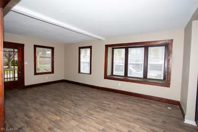 228 Center Street, Hubbard, OH 44425 - Photo 8