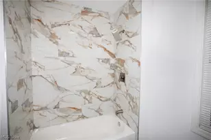 228 Center St, Hubbard, OH 44425 - Photo 14