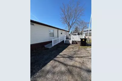 12860 Mayfield Road #117, Chardon, OH 44024 - Photo 4