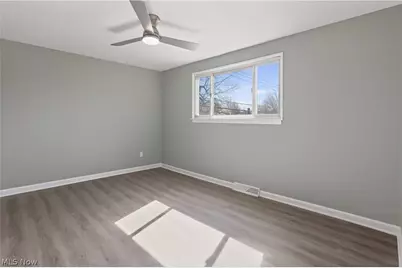 727 Fairwood Boulevard, Elyria, OH 44035 - Photo 6