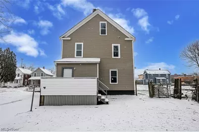 1060 Yale Street, Akron, OH 44301 - Photo 8