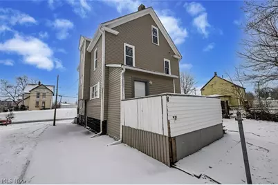 1060 Yale Street, Akron, OH 44301 - Photo 6