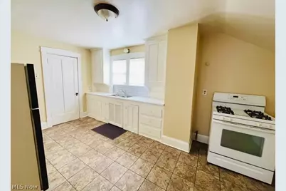 3114 Neosho Road #up, Youngstown, OH 44511 - Photo 6