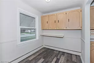 25370 Drakefield Ave, Euclid, OH 44132 - Photo 12