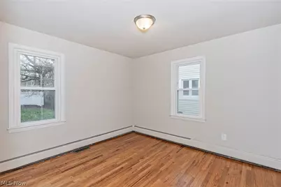 25370 Drakefield Avenue, Euclid, OH 44132 - Photo 18