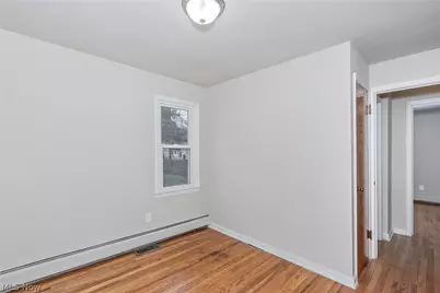 25370 Drakefield Avenue, Euclid, OH 44132 - Photo 24