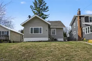 406 Moody St, Akron, OH 44305 - Photo 1