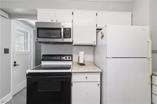 282 Schrop Ave, Akron, OH 44312 - Photo 4