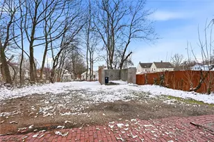 975 Raymond St, Akron, OH 44307 - Photo 28