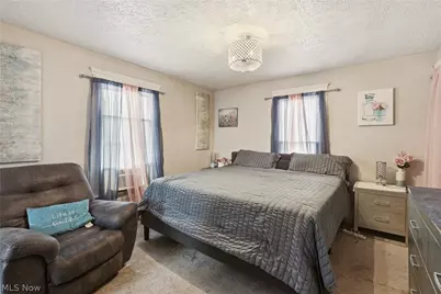 975 Raymond Street, Akron, OH 44307 - Photo 22