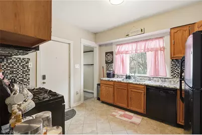 975 Raymond Street, Akron, OH 44307 - Photo 14