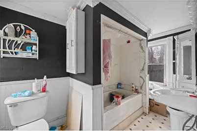 208 Glenwood Street, Elyria, OH 44035 - Photo 12