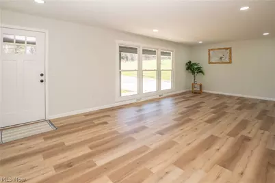 5343 Cleveland Avenue S, Canton, OH 44707 - Photo 2