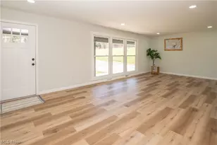 5343 Cleveland Ave S, Canton, OH 44707 - Photo 2