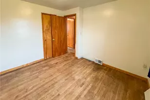 165 Piccadilly St, Campbell, OH 44405 - Photo 12