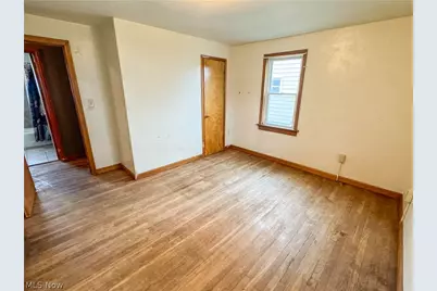 165 Piccadilly Street, Campbell, OH 44405 - Photo 10