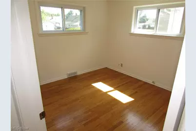 20732 Applegate Road, Maple Heights, OH 44137 - Photo 28