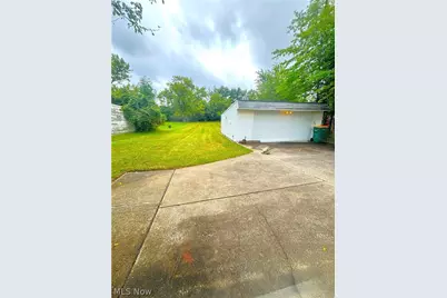 20732 Applegate Road, Maple Heights, OH 44137 - Photo 4