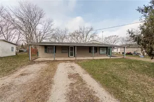 12286 Eaton Blvd, Grafton, OH 44044 - Photo 2