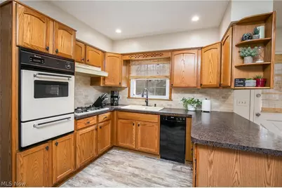 850 Robinson Avenue, Barberton, OH 44203 - Photo 10