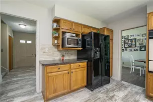 850 Robinson Ave, Barberton, OH 44203 - Photo 8