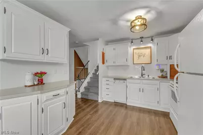 6048 Rosebelle Avenue, North Ridgeville, OH 44039 - Photo 10