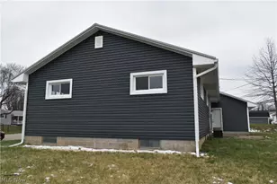 1213 Sleepy Hollow Dr, Coshocton, OH 43812 - Photo 6