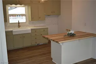 1213 Sleepy Hollow Dr, Coshocton, OH 43812 - Photo 12