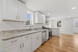 13829 Carlton St, Burton, OH 44021 - Photo 16