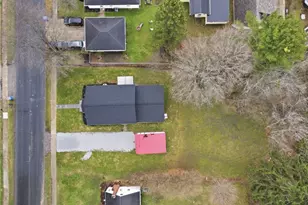 13829 Carlton St, Burton, OH 44021 - Photo 4