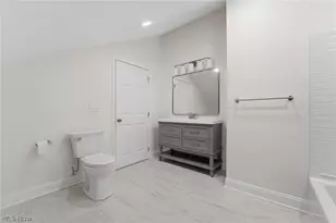 13829 Carlton St, Burton, OH 44021 - Photo 36