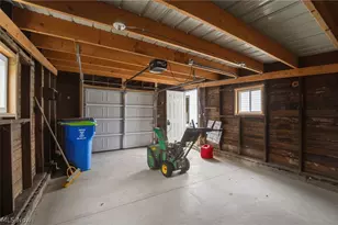 13829 Carlton St, Burton, OH 44021 - Photo 8