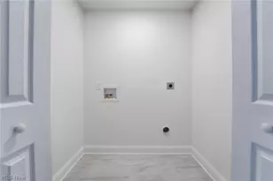 13829 Carlton St, Burton, OH 44021 - Photo 24