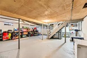 870 E Archwood Ave, Akron, OH 44306 - Photo 24