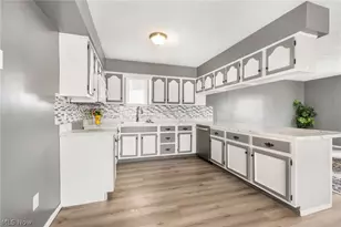 405 Baldwin Rd, Akron, OH 44312 - Photo 10