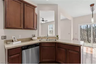 3998 Gardiner Run, Akron, OH 44321 - Photo 8