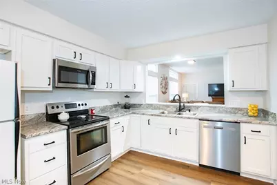 1127 Lake Meadow Lane, Brunswick, OH 44212 - Photo 4