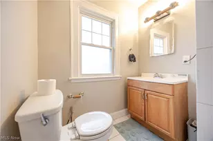 3152 E Derbyshire Rd, Cleveland Heights, OH 44118 - Photo 12