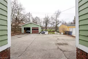 3152 E Derbyshire Rd, Cleveland Heights, OH 44118 - Photo 40